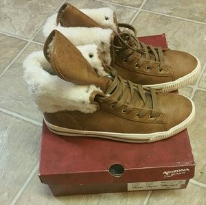 Brand New Arizona Boots - UNWORN